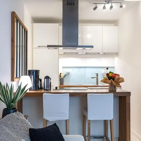 Rossini - And Cosy With Ac Apartment